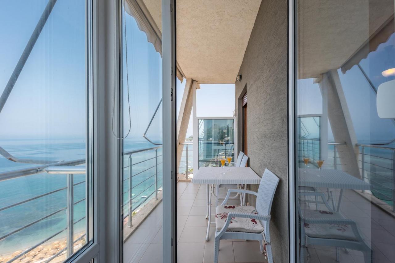 Апартаменти Spectacular Seaview Penthouse Дуррес Екстер'єр фото
