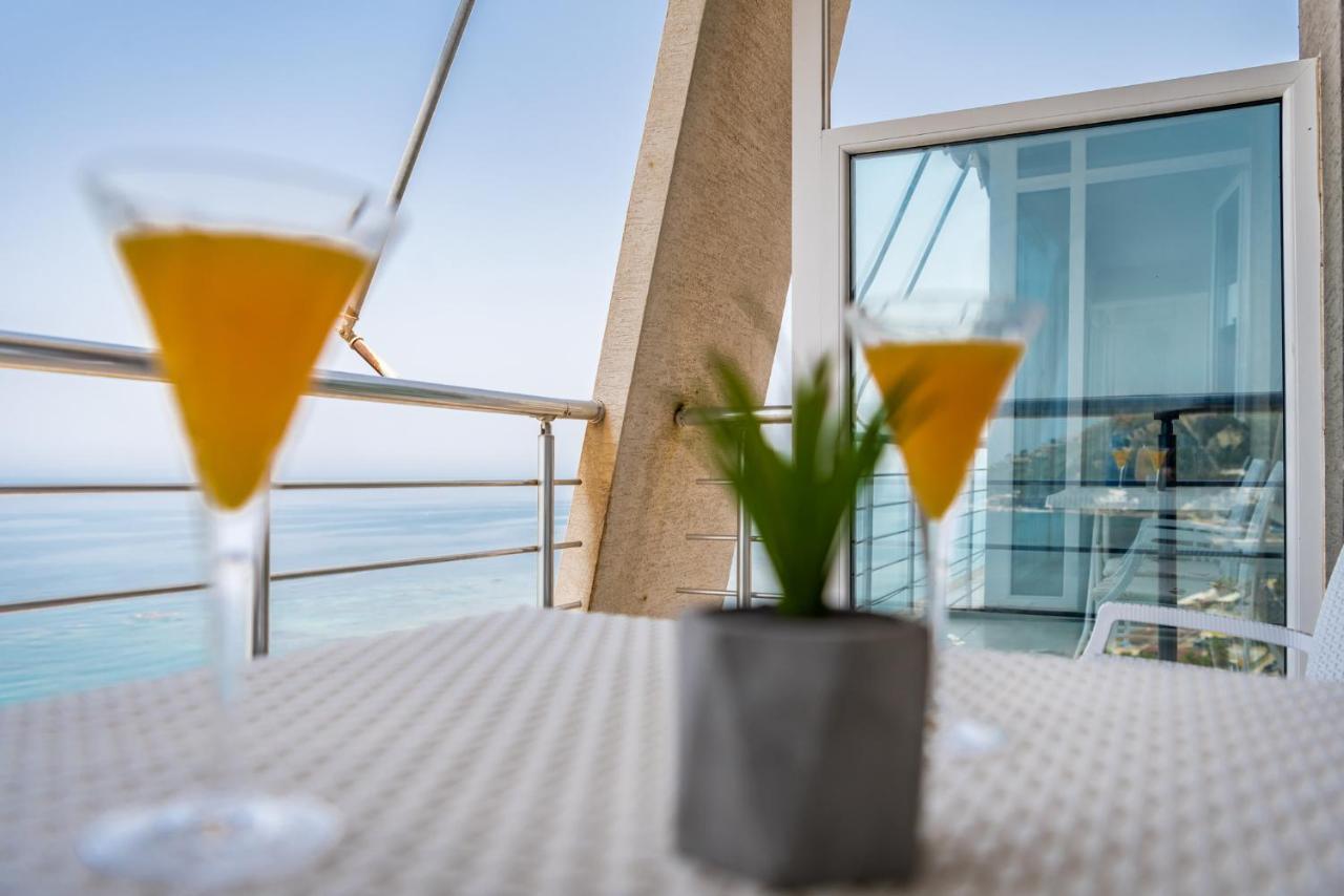 Апартаменти Spectacular Seaview Penthouse Дуррес Екстер'єр фото